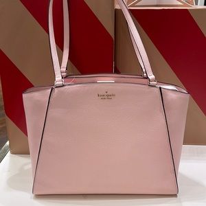 Kate Spade Brim Laptop Tote
COLOR:
Chalk Pink